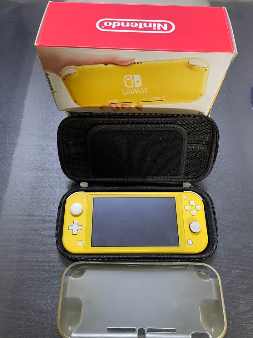 Nintendo Switch Lite イエロー 専用ケース付き