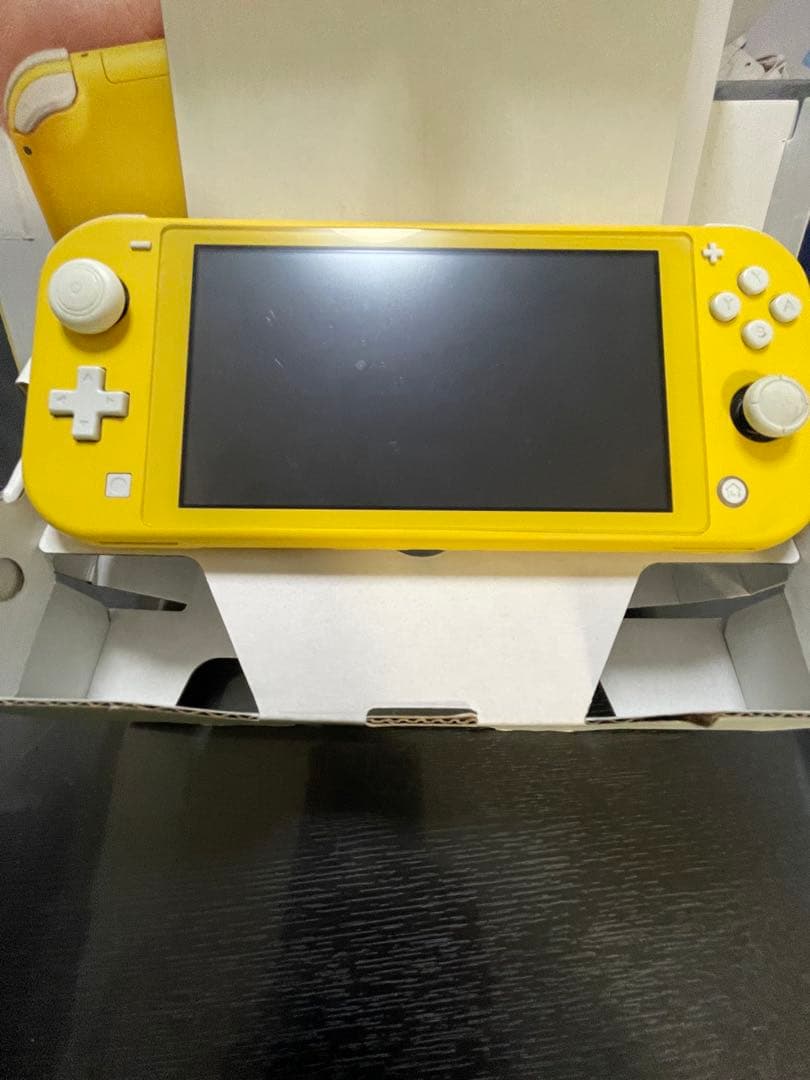 Nintendo Switch Lite イエロー 専用ケース付き