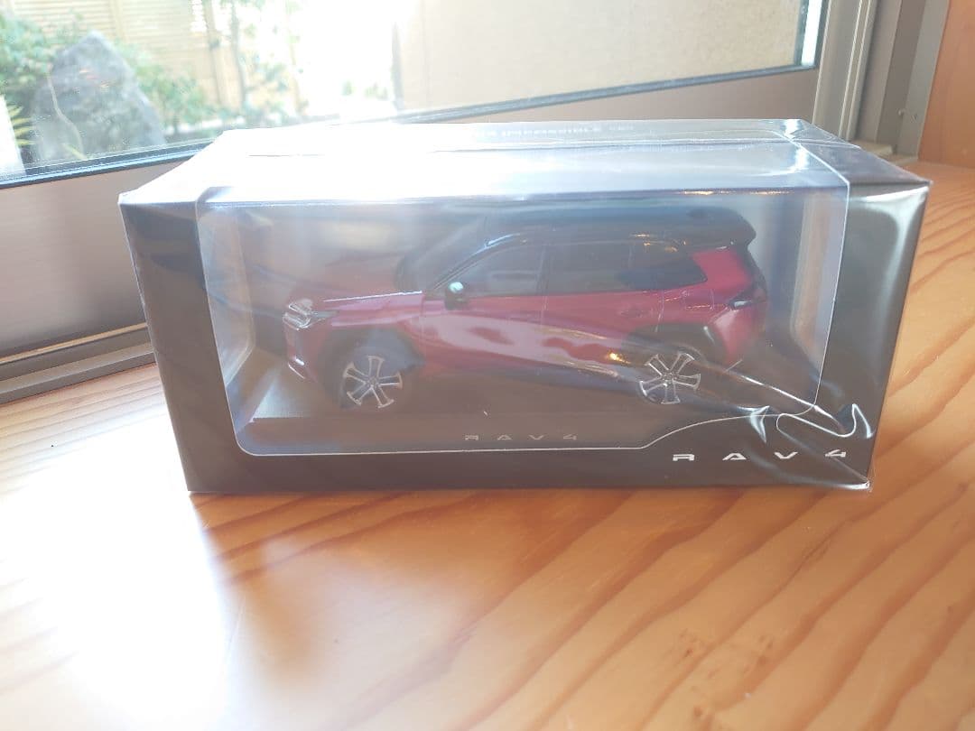 【PHEV専用色】新型RAV4　Z　PHEV　ブラック×レッド　カラーサンプル