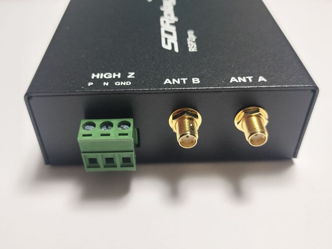 SDRplay社製 RSP2pro SDR受信機