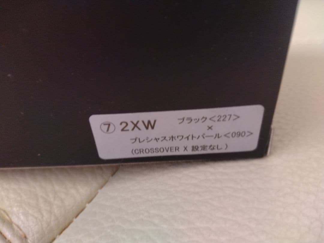トヨタ クラウン クロスオーバー 1/30スケール ミニカー ブラック×ホワイト
