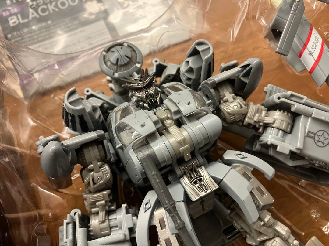 トランスフォーマー　スタジオシリーズ　ブラックアウト　 SS-08