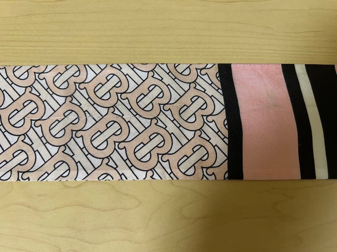 Burberry スキニースカーフ シルク