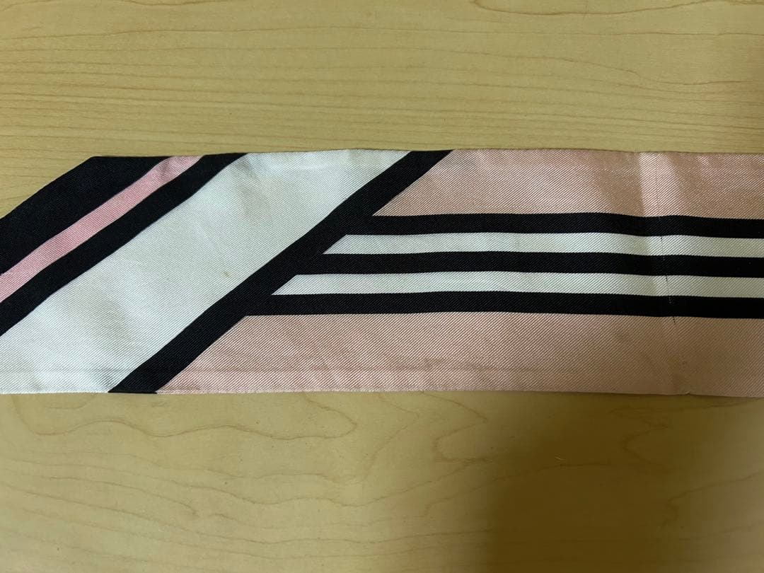 Burberry スキニースカーフ シルク