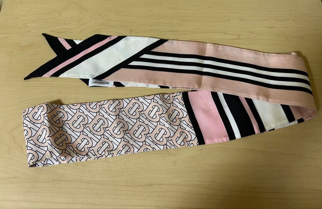 Burberry スキニースカーフ シルク