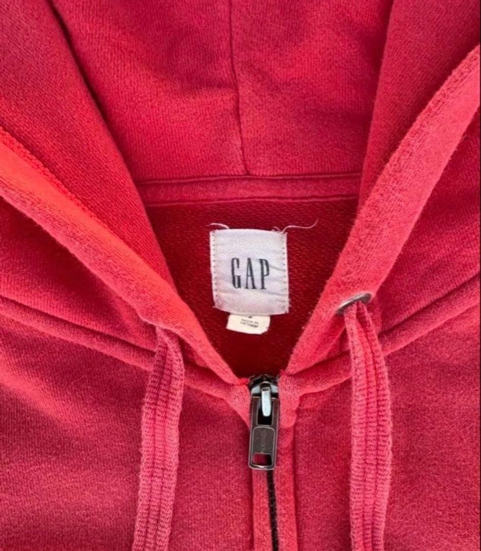 GAP 赤 ジップアップパーカー