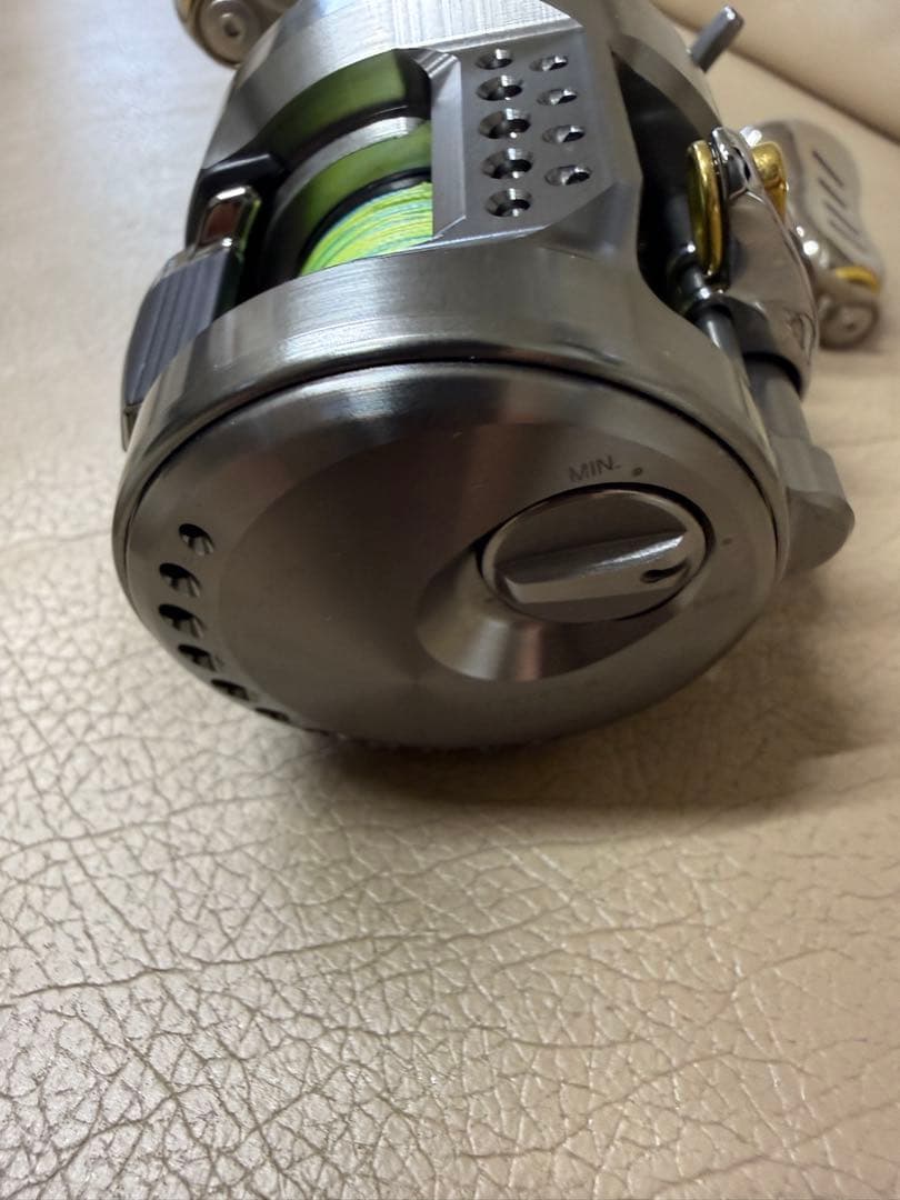 SHIMANO CALCUTTA CONQUEST BFS XG リブレハンドル