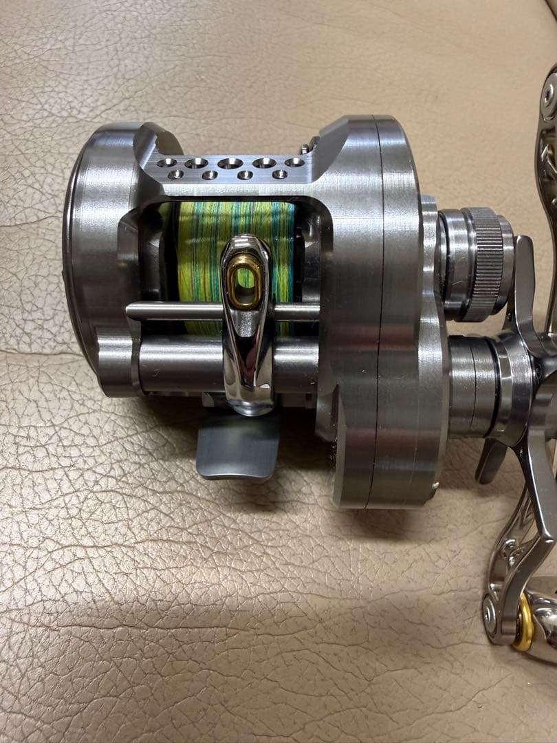 SHIMANO CALCUTTA CONQUEST BFS XG リブレハンドル