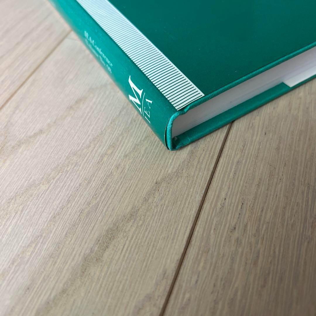 洋書 Issues in Contemporary Economics