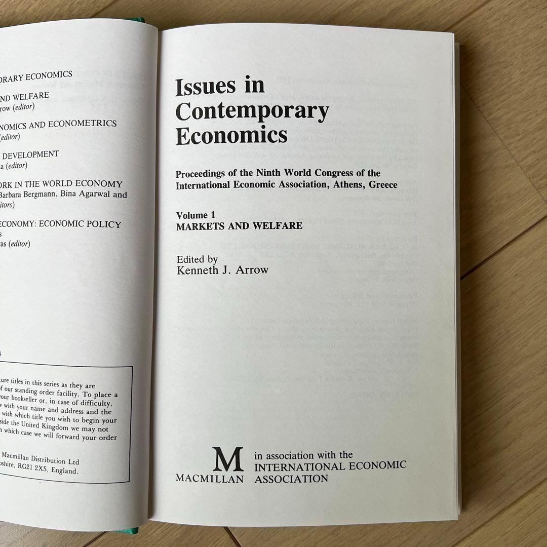 洋書 Issues in Contemporary Economics