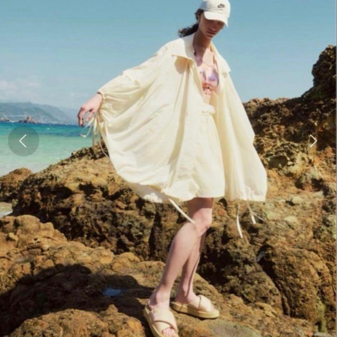【emmi atelier】　人気　撥水　ポンチョコート　フーテッド　メッシュ
