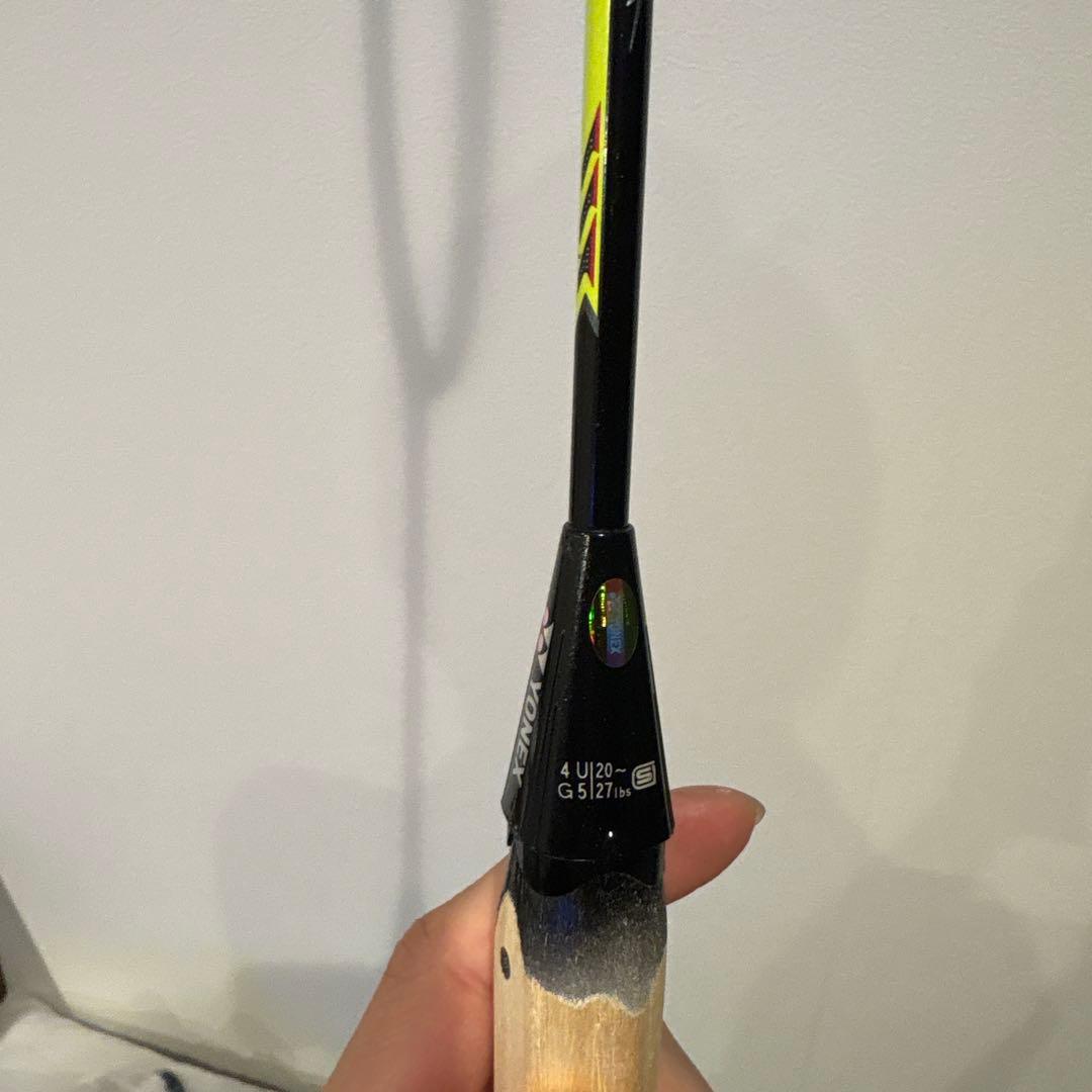 美品　ヨネックス　バドミントンラケット VOLTRICリンダンフォース