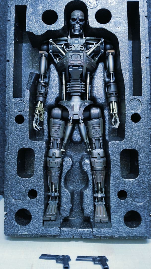 HOTTOYs、ターミネーター1/6[T−600本体]のみ!