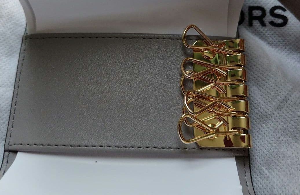MICHAEL KORS ホワイト グレー キーケース