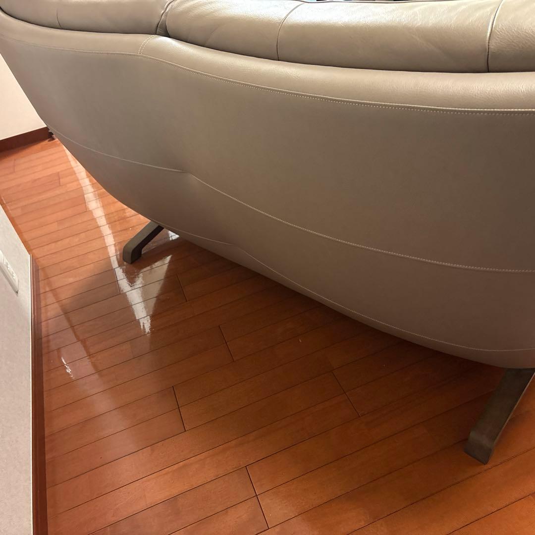 カリモク　karimoku レザーソファ2〜3人掛け　グレージュ　定価35万