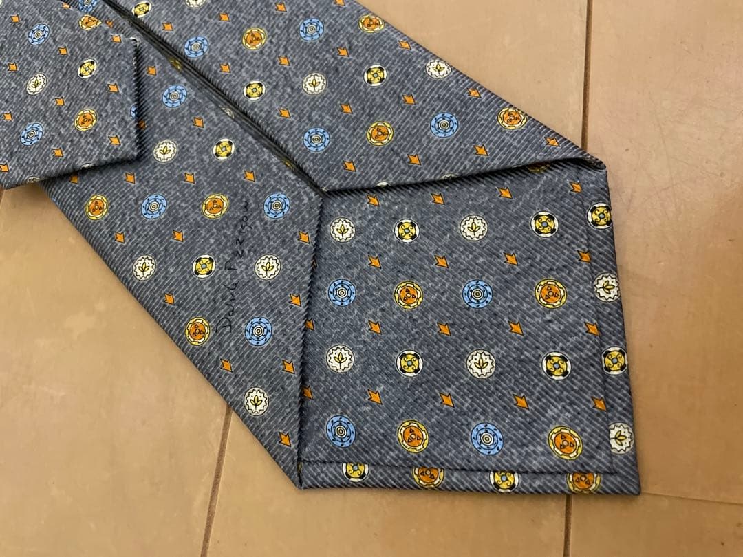 【新品】BVLGARI ネクタイ　総柄　タグ付き