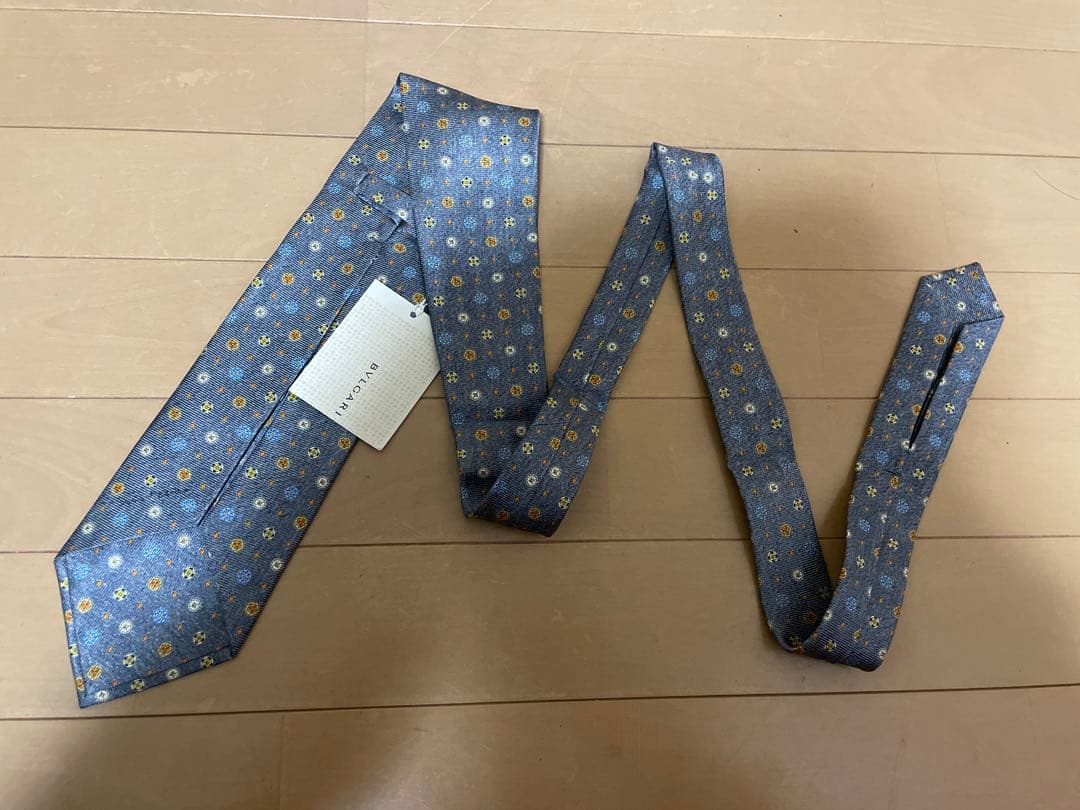 【新品】BVLGARI ネクタイ　総柄　タグ付き