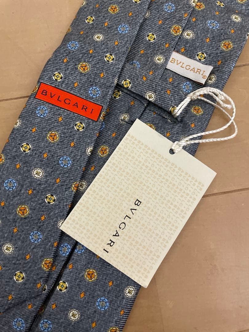 【新品】BVLGARI ネクタイ　総柄　タグ付き