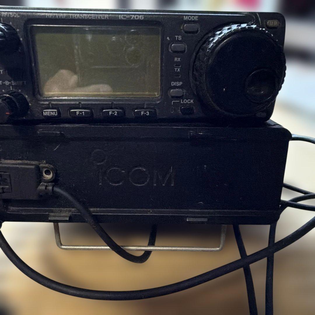IC-706 HF/VHFトランシーバー