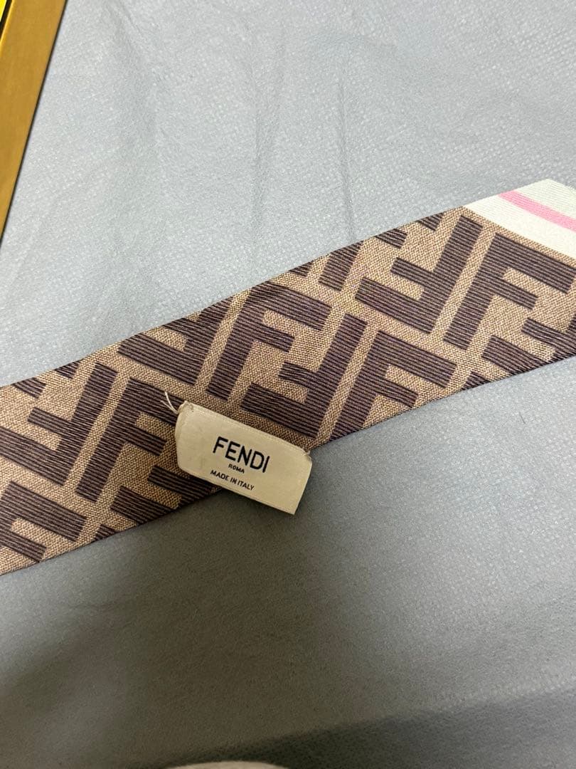 FENDI ラッピー　リヴァーシブル