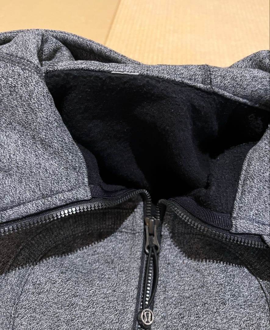 Lululemon Scubaフード付き ジップアップパーカー 4 S相当