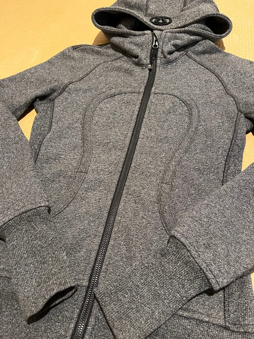 Lululemon Scubaフード付き ジップアップパーカー 4 S相当