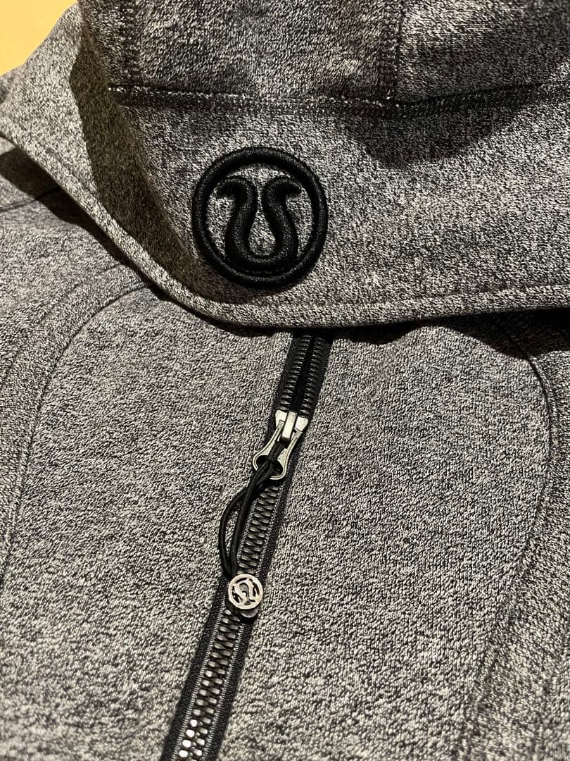 Lululemon Scubaフード付き ジップアップパーカー 4 S相当