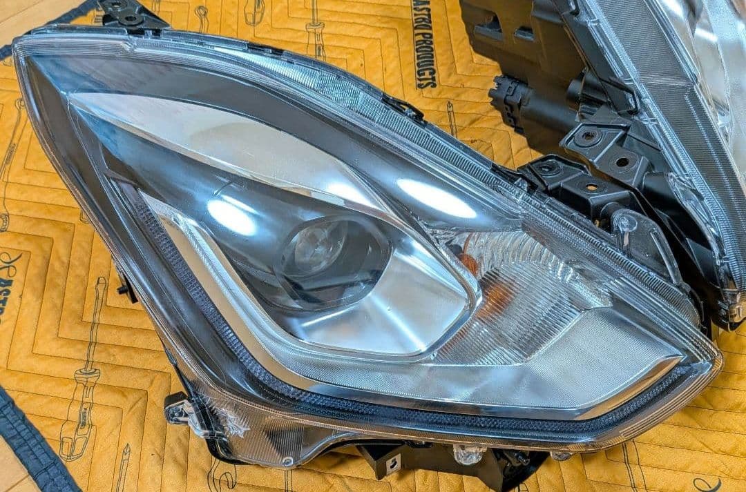 スズキ純正 ZC33Sスイフトスポーツ用LLEDヘッドライト左右セット