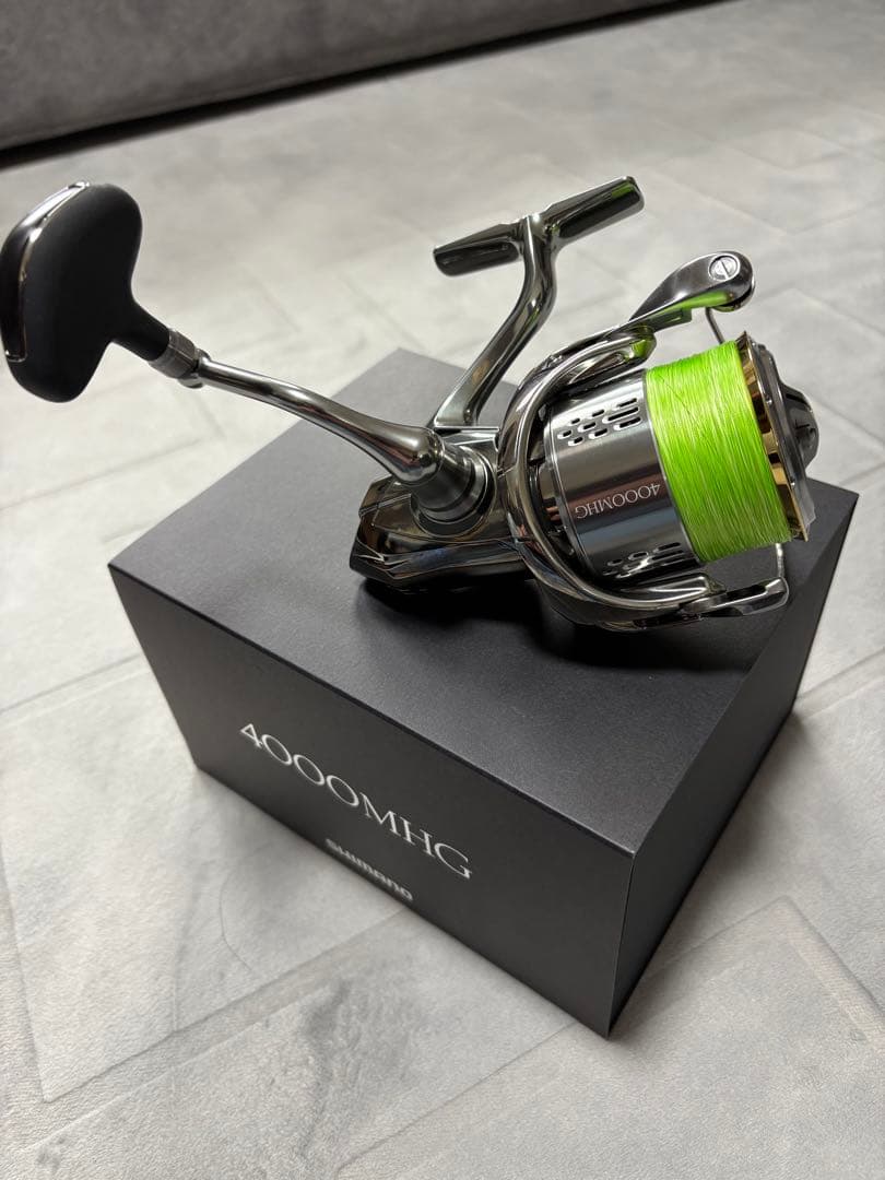 【極美品】シマノ 18STELLA 4000MHG ステラ4000MHG