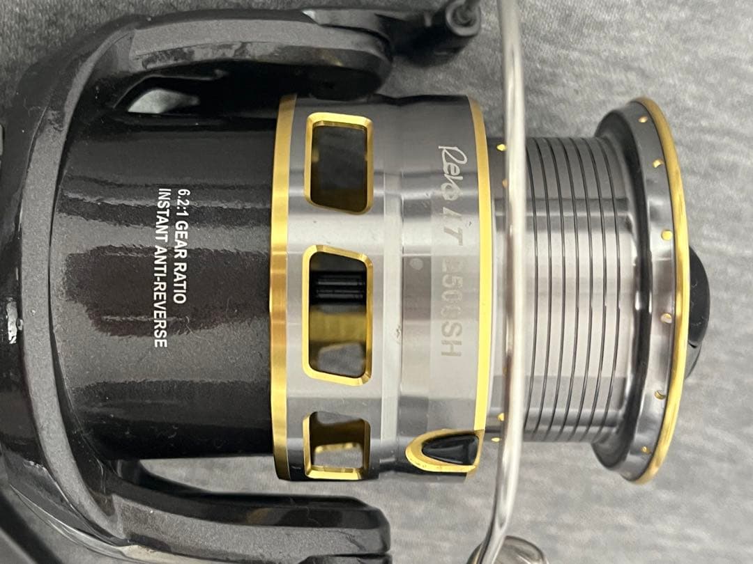 f*)様 アブガルシア レボ LT 2500SH Abu Garcia
