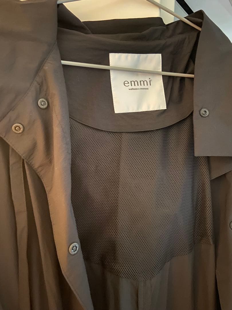 emmi atelier 撥水ポンチョコート