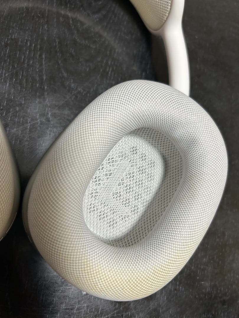 ヘッドホン AirPods max