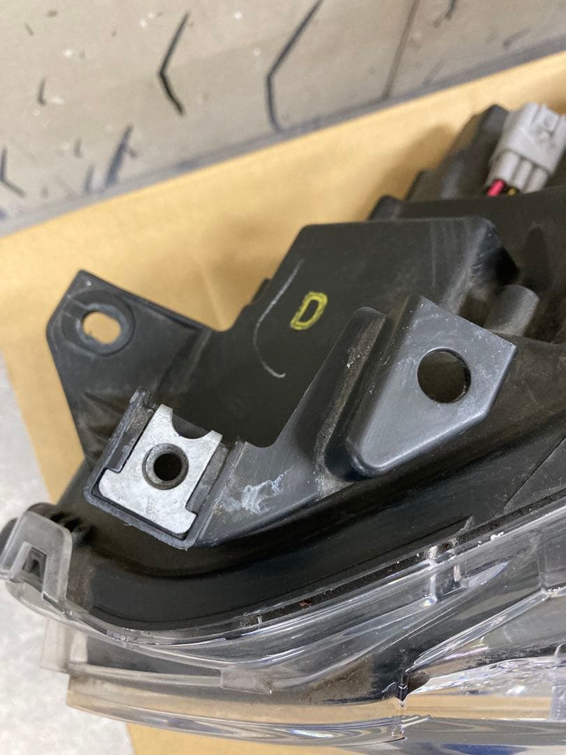 クラウンマジェスタ　210 純正ヘッドライト左
