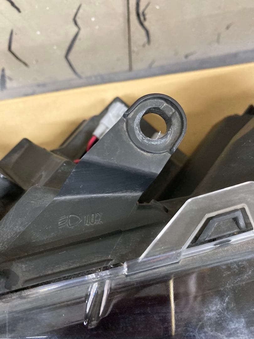 クラウンマジェスタ　210 純正ヘッドライト左
