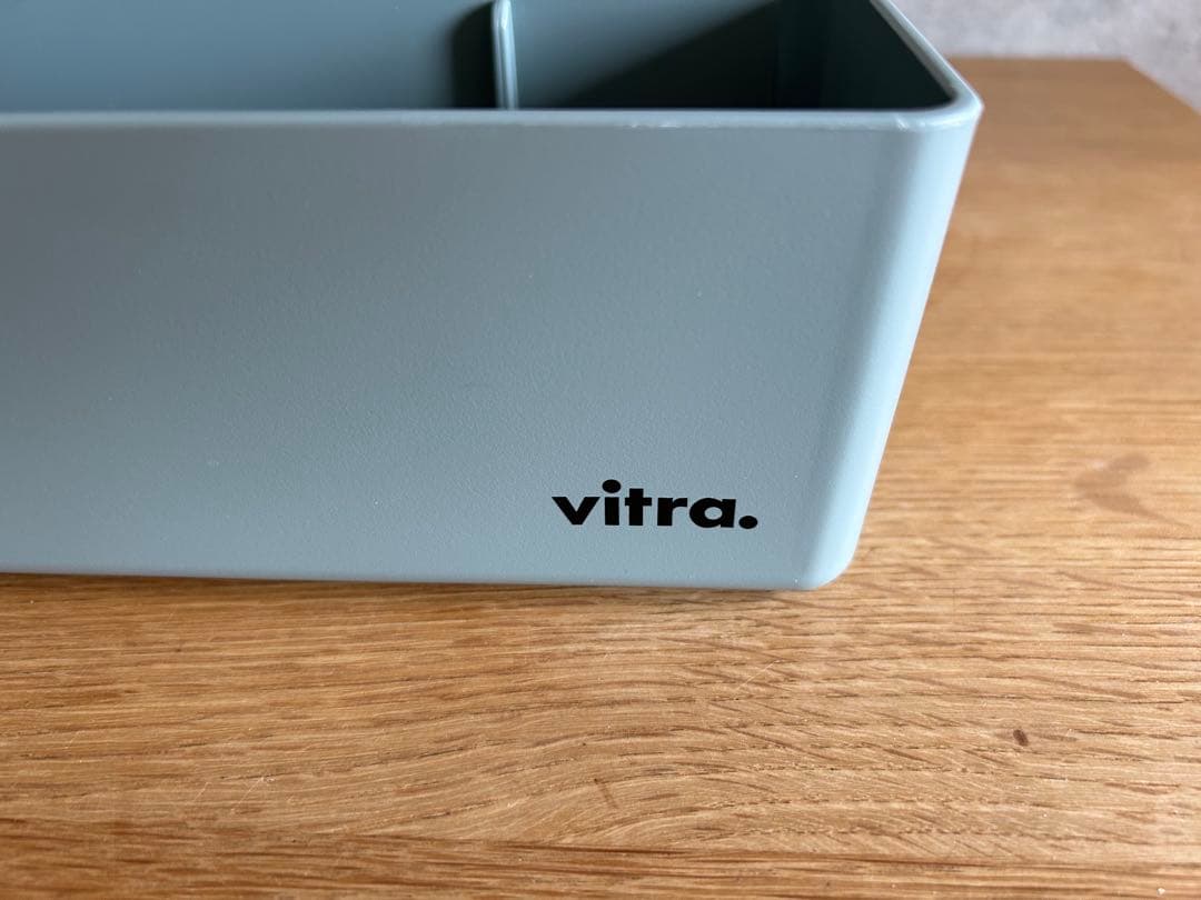 小物入れ vitra. Toolbox RE
