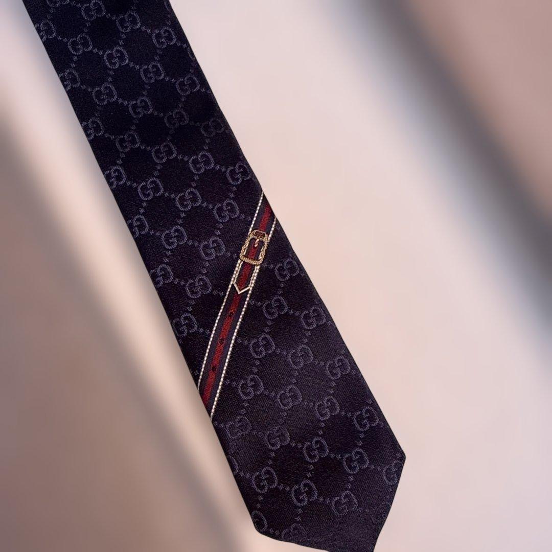GUCCI ネイビー GGロゴ ネクタイ　クリスマスプレゼント　ブランドネクタイ