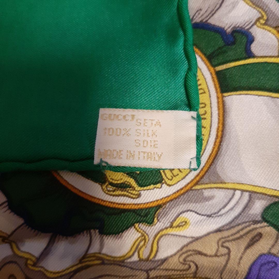 SALE❗稀少GUCCI リボンとメダル柄のシルクスカーフ