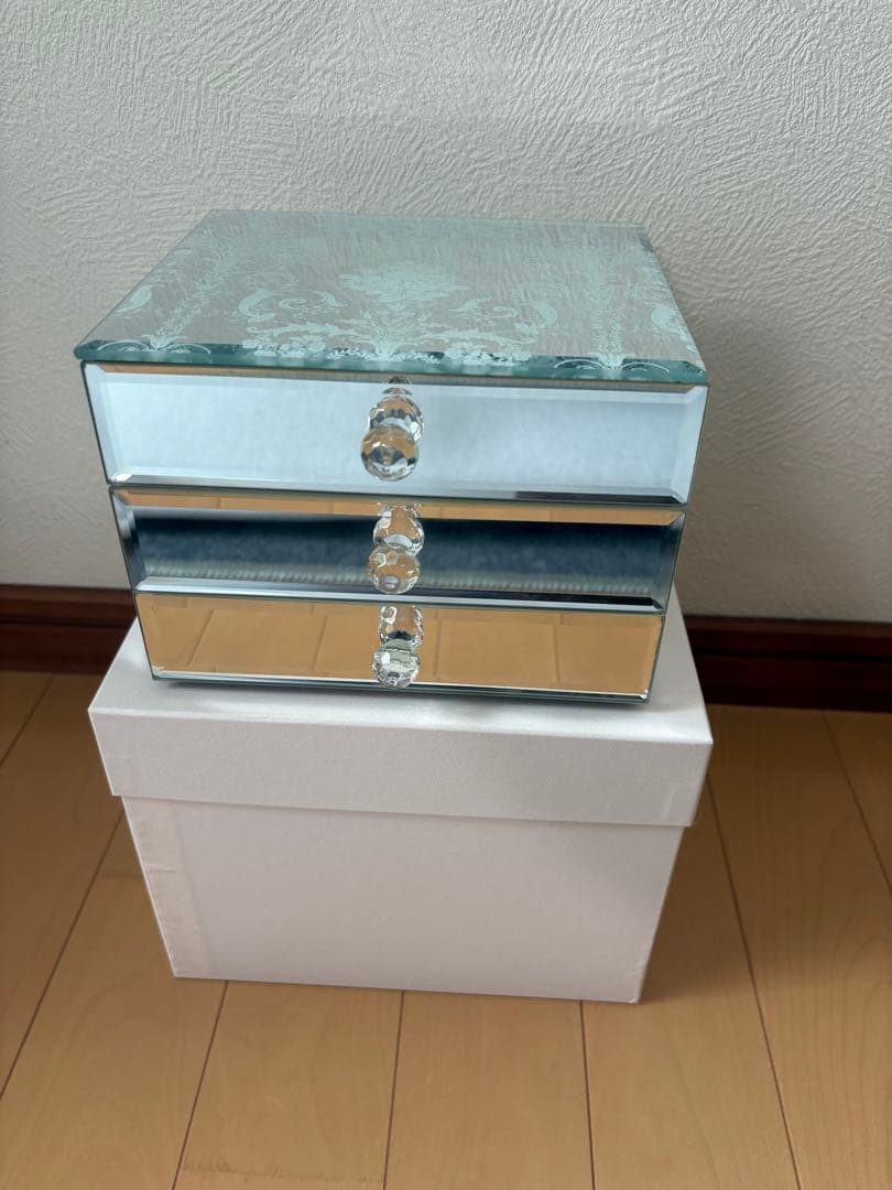 LAURA ASHLEY アクセサリーボックス