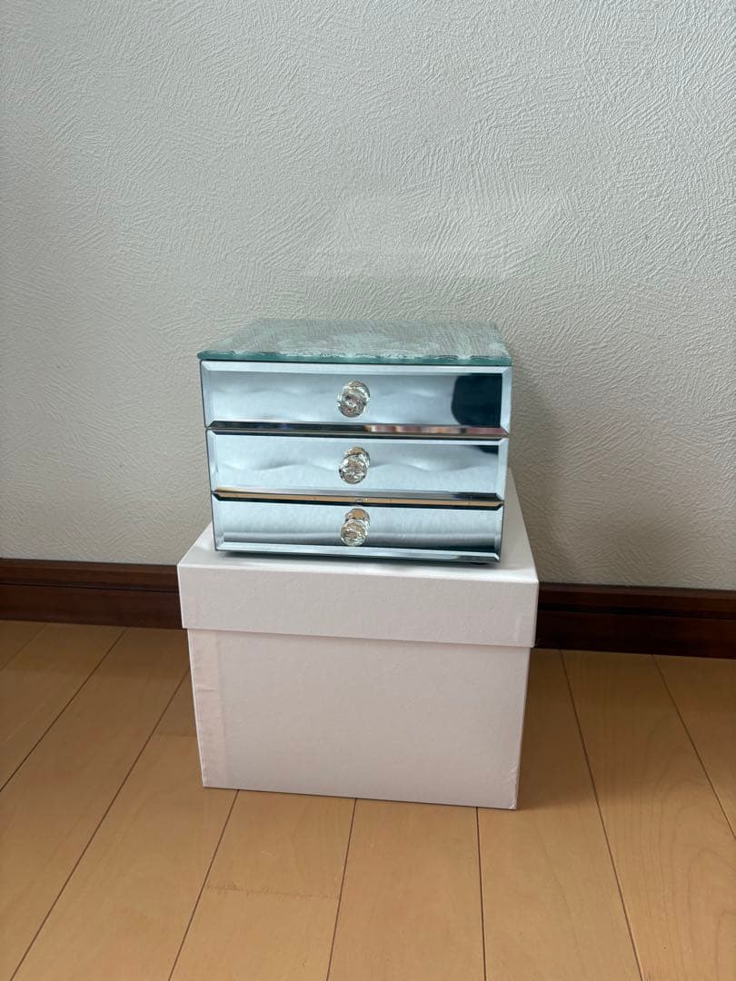 LAURA ASHLEY アクセサリーボックス