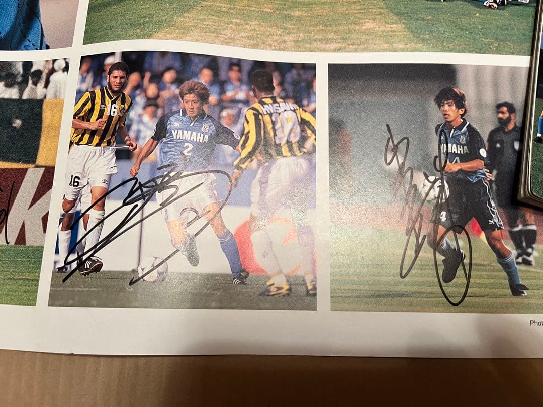 ジュビロ磐田　99年アジアスーパーカップ優勝記念　直筆サインポスター非売品