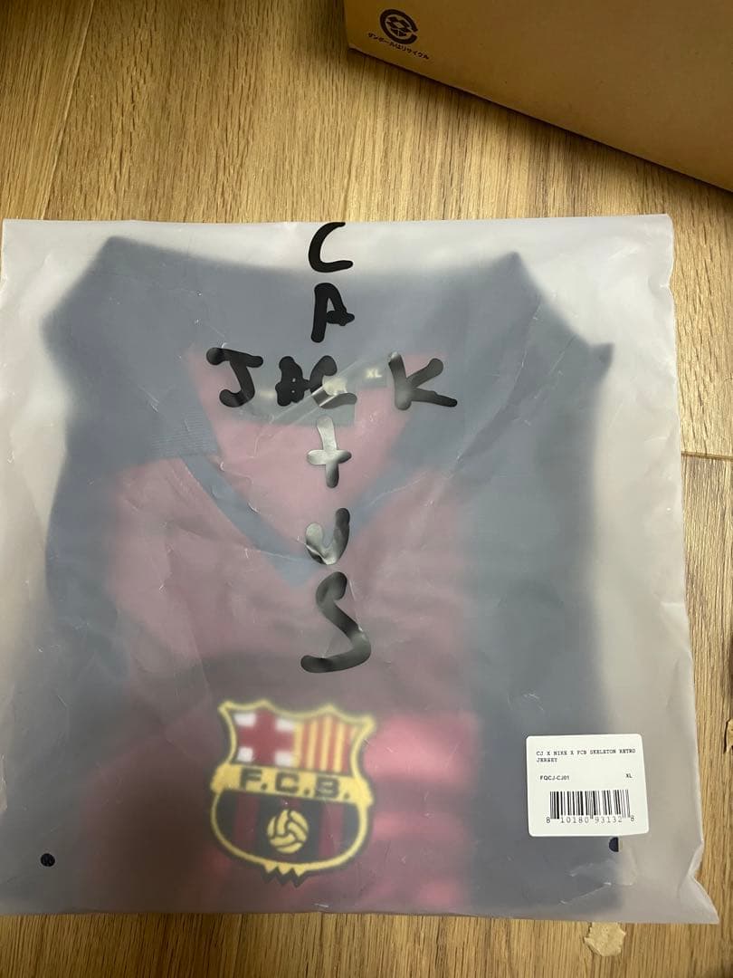 ウェア CJ X NIKE X FC BARCELONA RETRO 2000/01XL