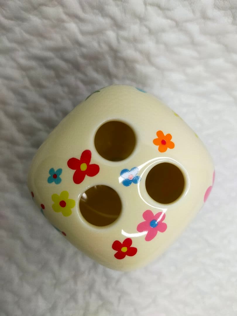 オレボレブラ　アルベロベロ　ブタさん　陶器　歯ブラシ立て　鉛筆立て　花柄