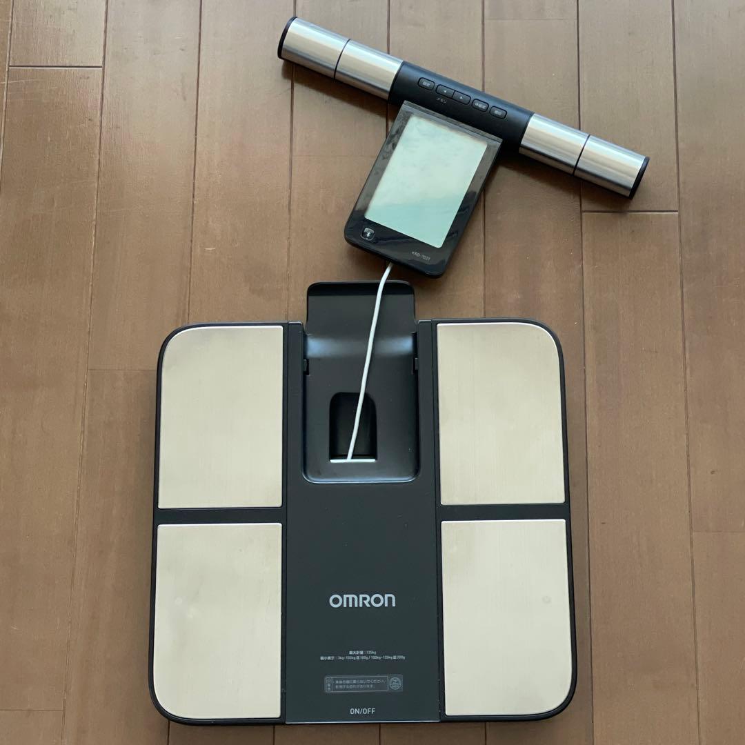 OMRON KaradaScan 703T 体重計