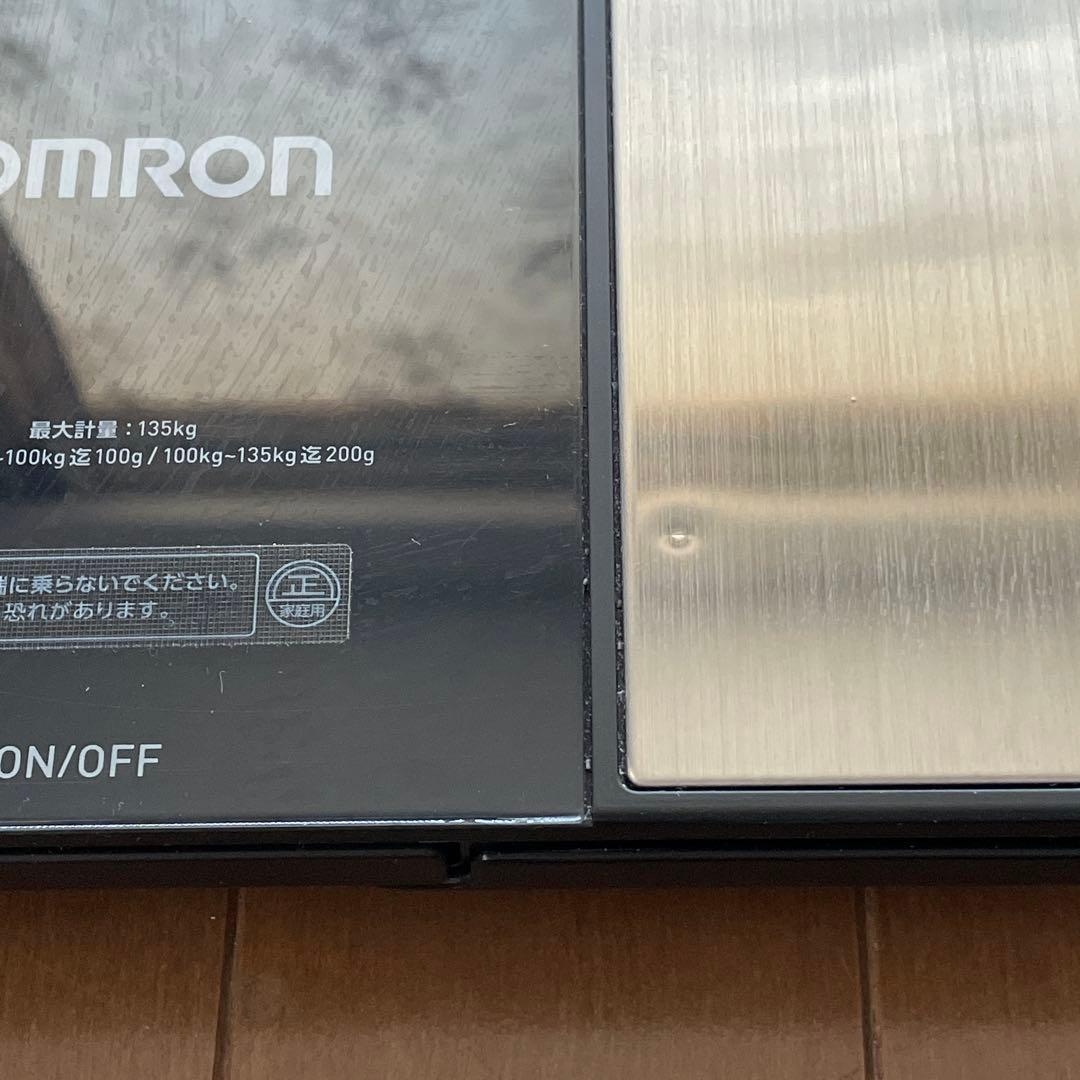 OMRON KaradaScan 703T 体重計