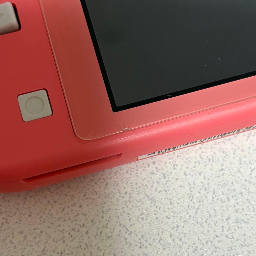 Nintendo Switch Light コーラルピンク