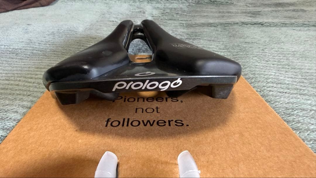 prologo サドル NAGO R4 PAS NACK 147