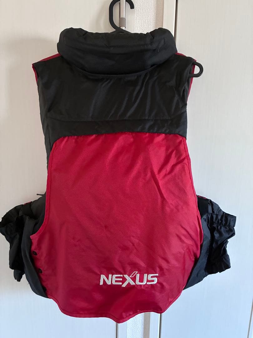 SHIMANO NEXUS ライフジャケット 赤黒