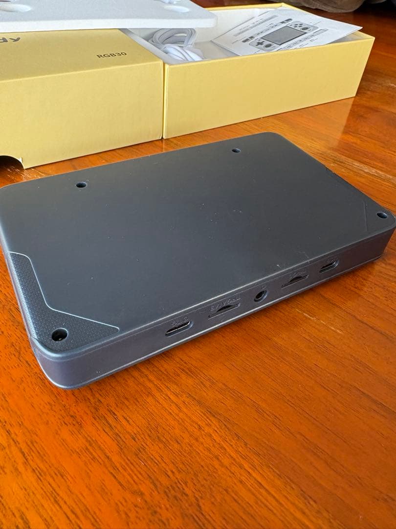 PowKiddy RGB30 ハンドヘルドゲーム