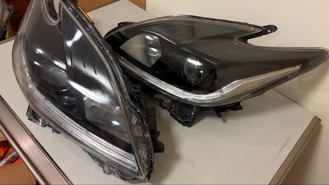 30プリウス　後期HID 純正加工品