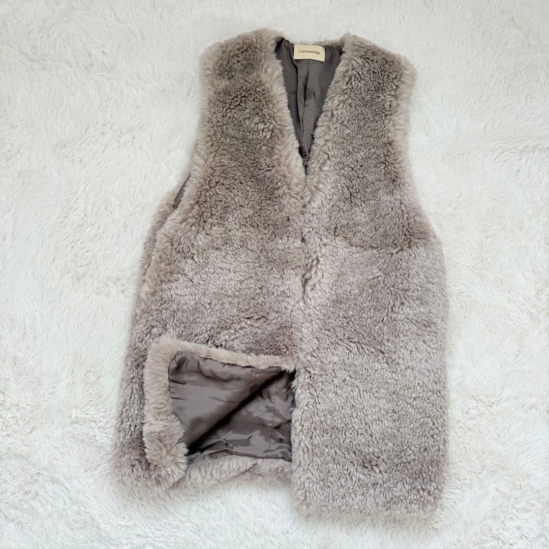 美品✨23AW✨定価2.6万✨カレンソロジー　シープライクファーベスト